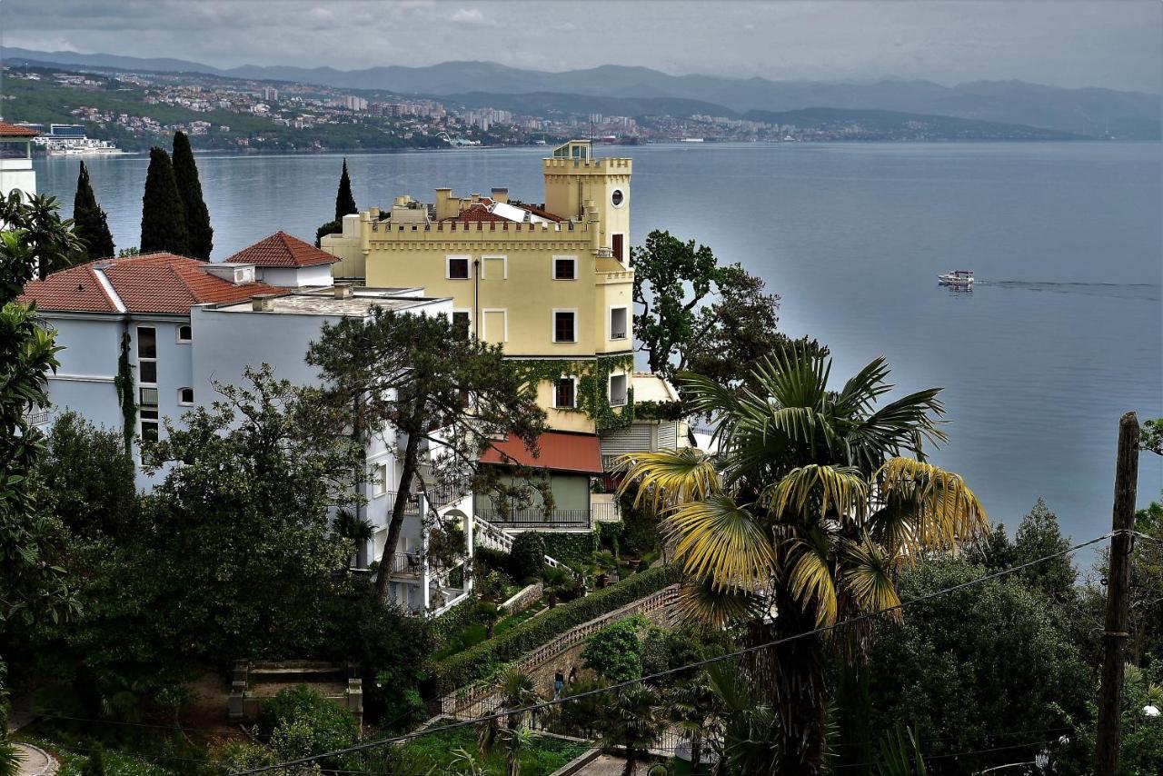 Apartment Zdenka - 100 M From The Beach Opatija Exterior foto